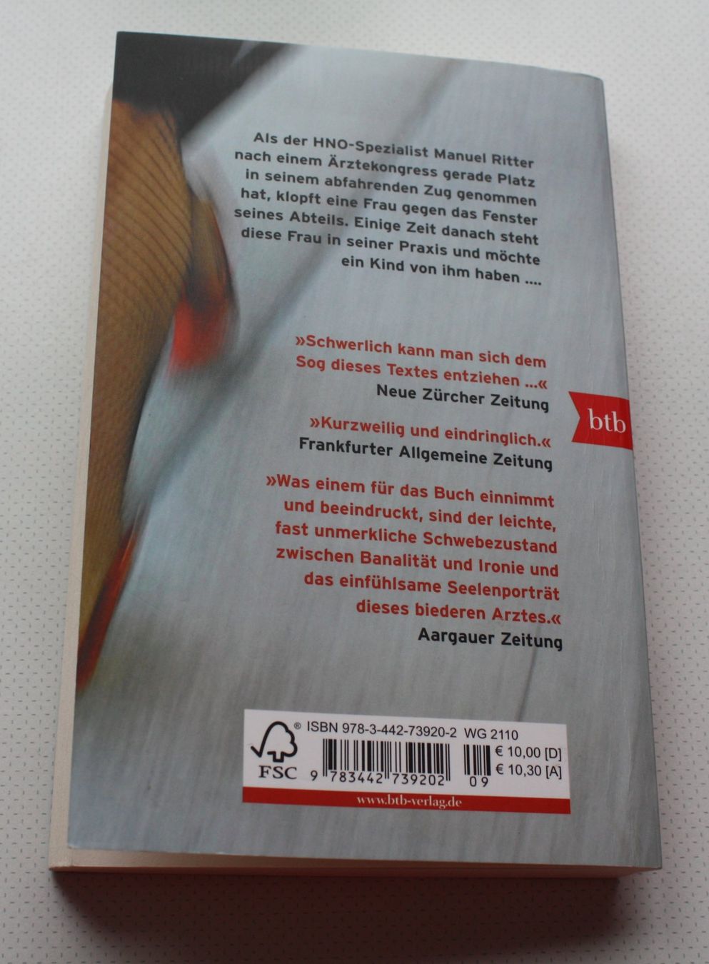 Libri: Franz Hohler: Es klopft - Roman – Usato da Wettingen venduto da Licht08 1