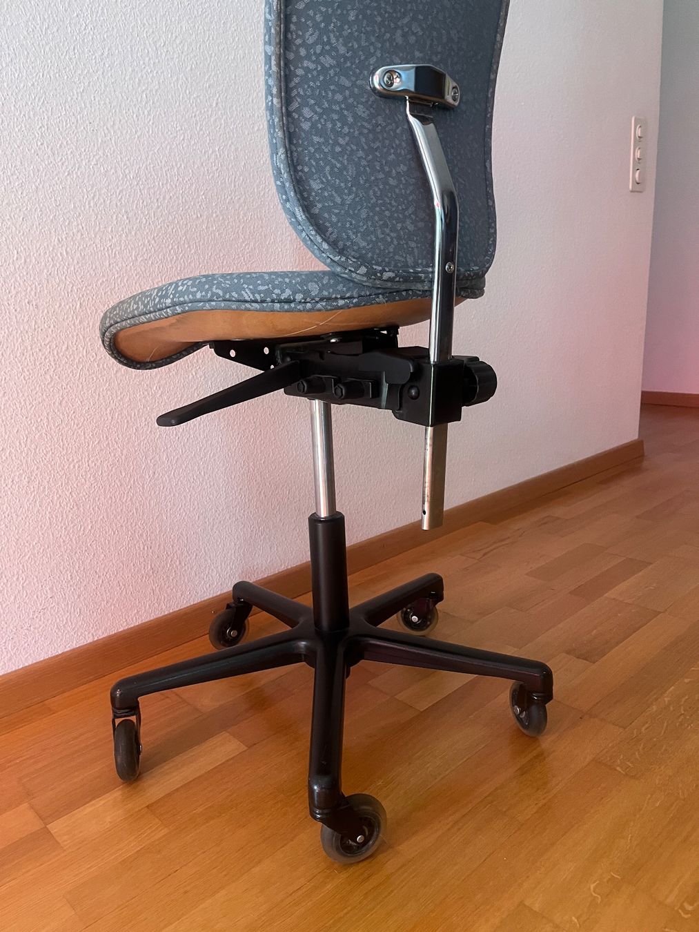Sedie: Ergonomischer Bürostuhl – Usato da Ennetbaden venduto da royalhighness 2