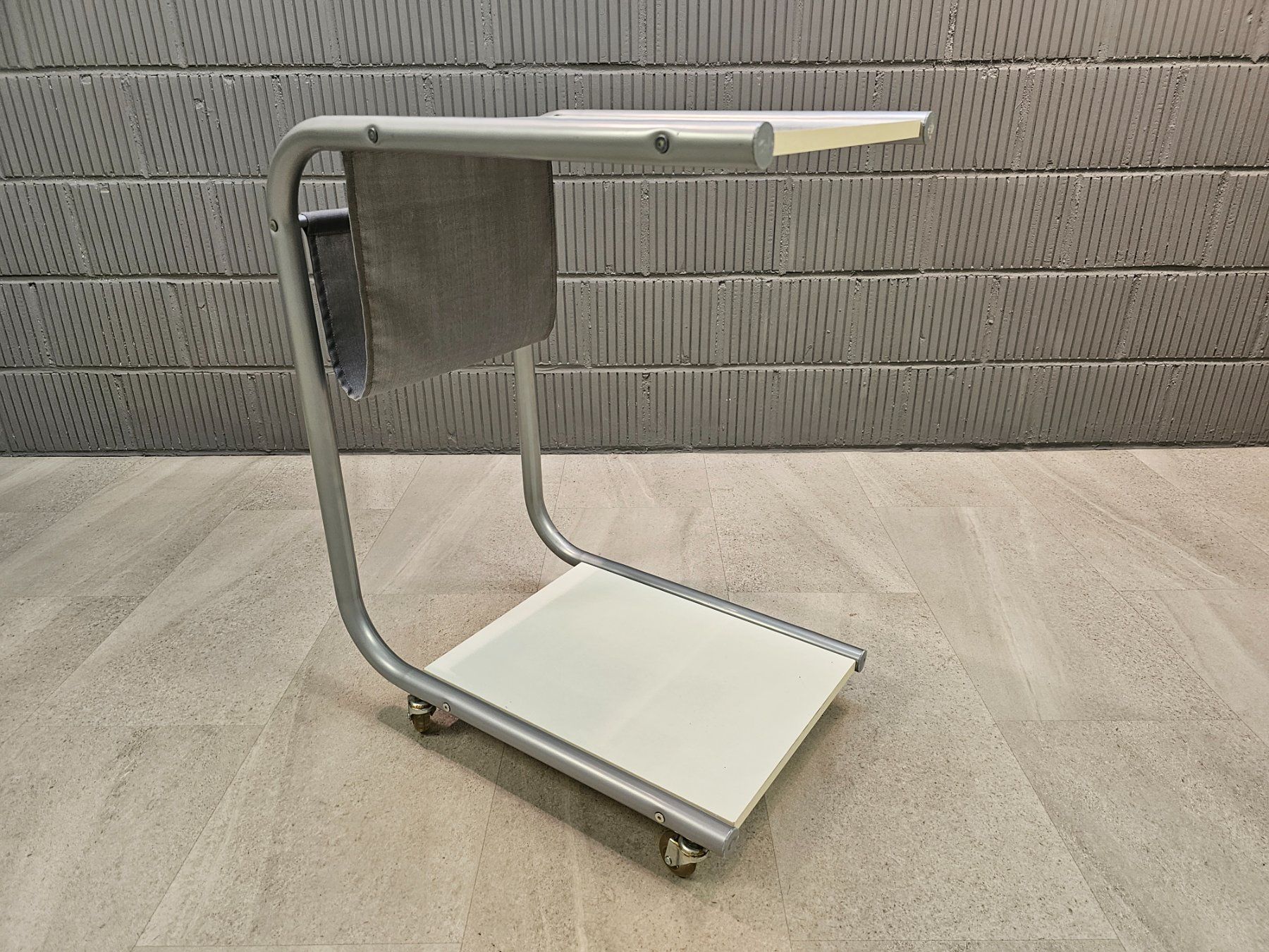 Carrelli di servizio: IKEA 1980 STRAJK Serving Trolley, Tomas Jelinek Side Table – Usato da Nottwil venduto da Wondewa-Shop