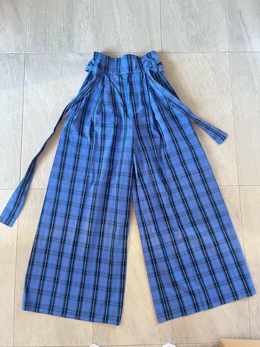 Zara Pantalons: Hose Zara XS – Défectueux à Minusio par liam04