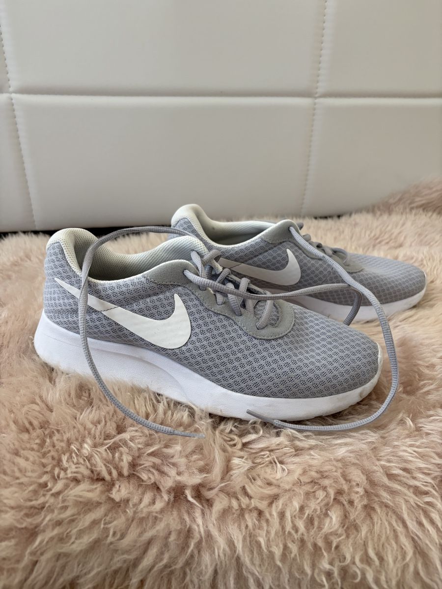 Nike Scarpe da uomo: Nike grosse 40 – Nuovo (secondo la descrizione) da tann venduto da Luizi