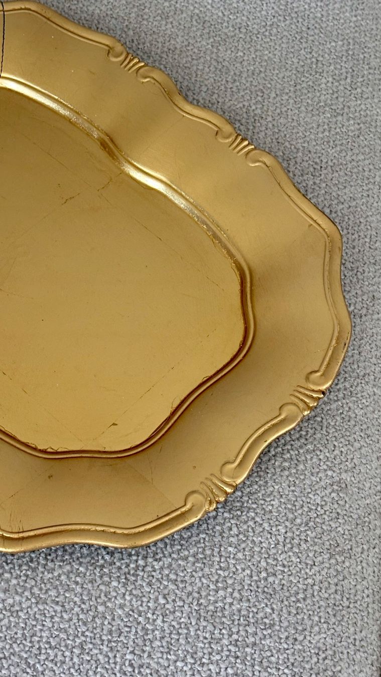Geschirrsets: Herziges, goldenes Serviertablett – Gebraucht aus Zürich von jas_5mwh 2