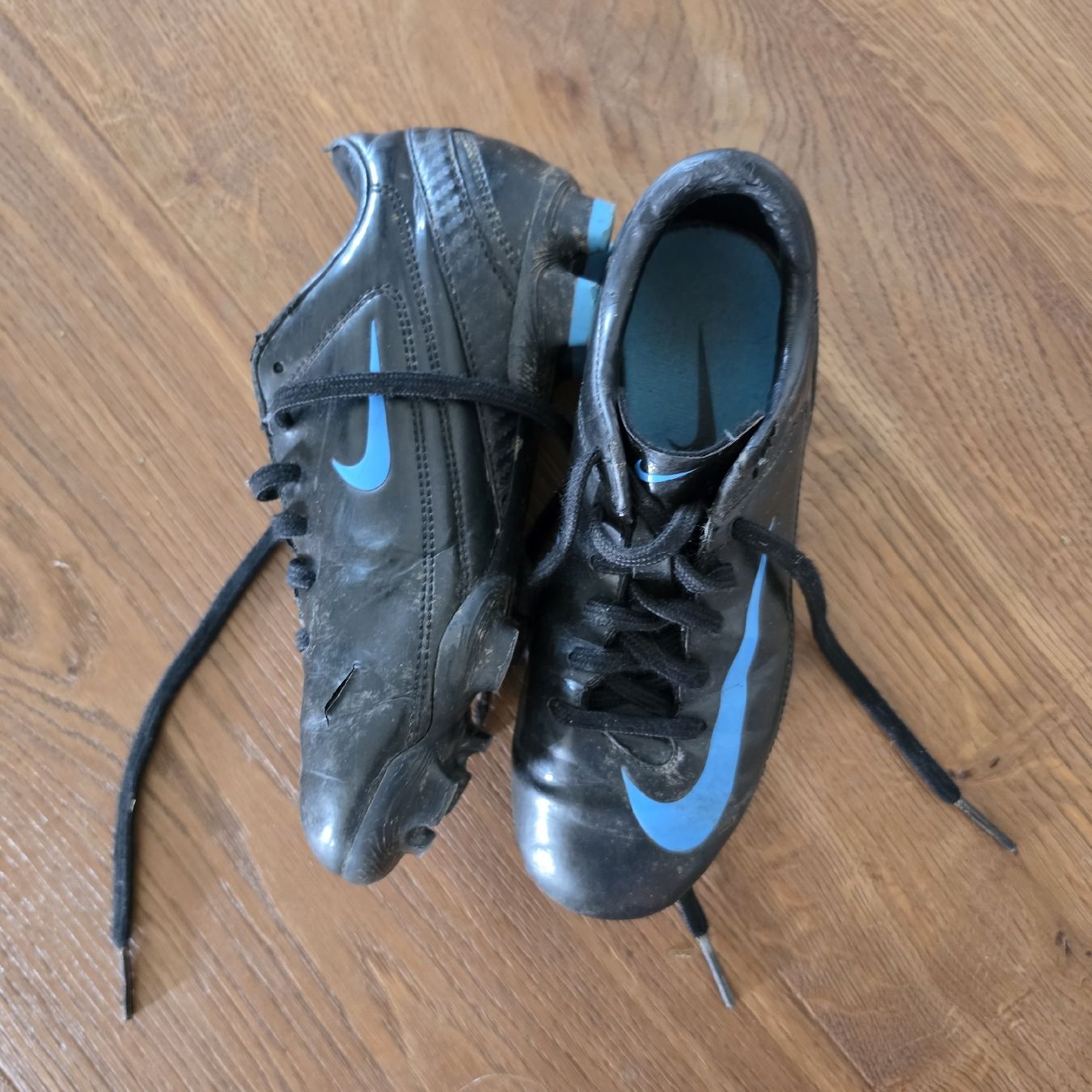 Nike Chaussures garçon: Fussballschuhe Nike Grösse 33 – D'occasion à Buchs AG par LogoParts 1