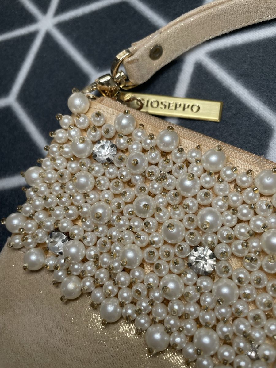 Taschen für Damen: Clutch Gioseppo beige mit Perlen  – Gebraucht aus Rheineck von cha_p9qy 1
