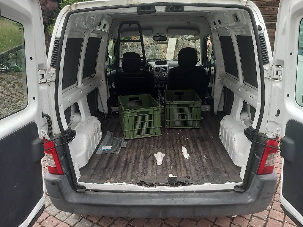 Citroën Veicoli commerciali: berlingo 1.4i 600 – Usato da Corcelles-Chavorn venduto da steel_biker 3