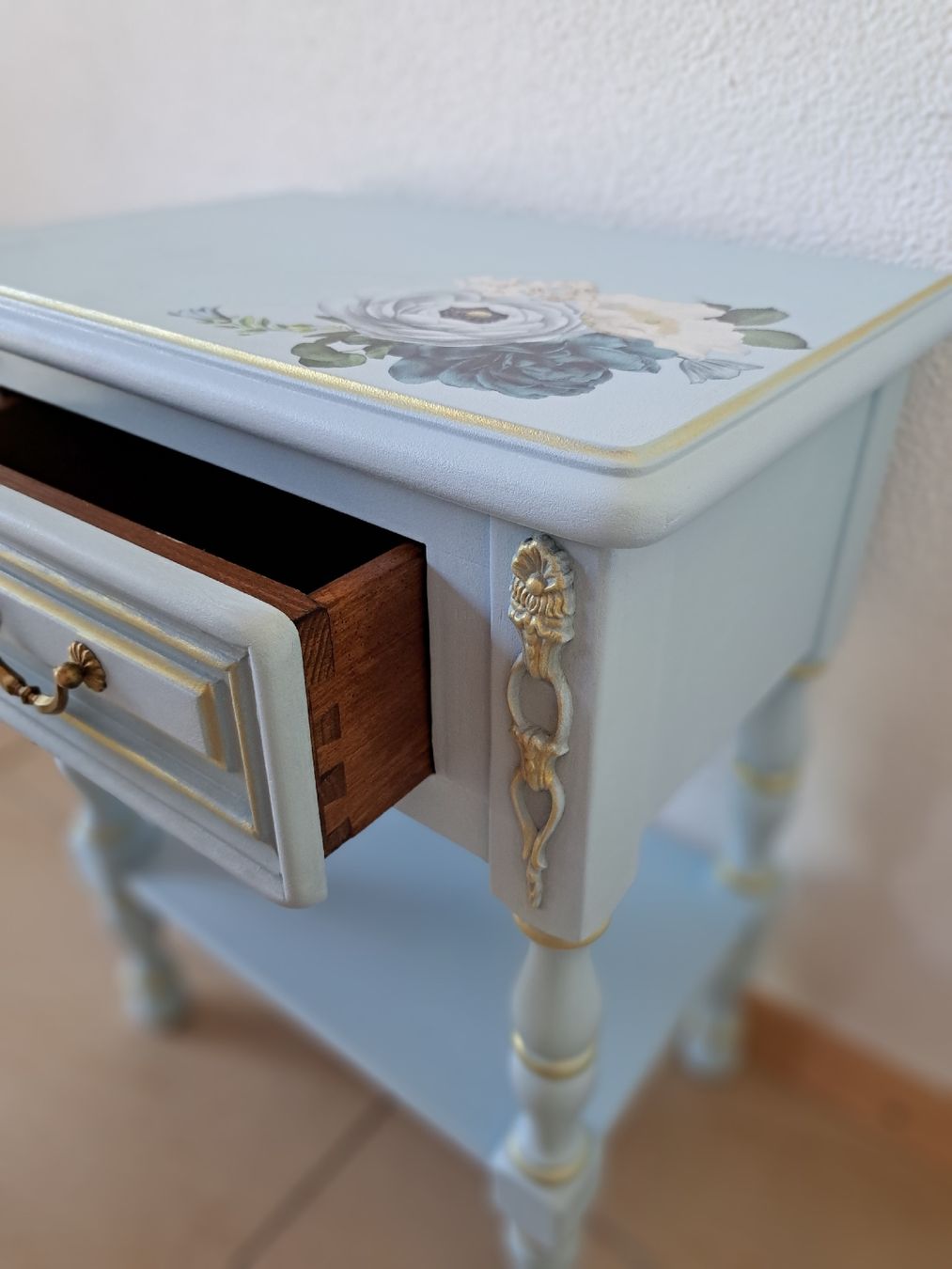 Comodini: Nachttisch im Vintage Stil hellblau mit Schublade – Usato da Urswil venduto da Deko-Meise 8