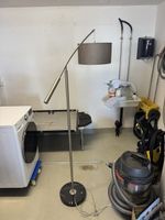 Stehlampe Metall mit braunem Schirm