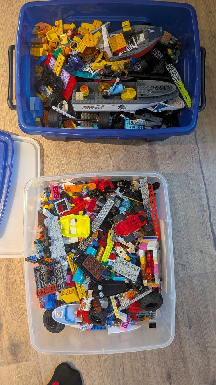 Lego Baukästen: Lego 2 boxes – Gebraucht aus Au ZH von Boringink 1