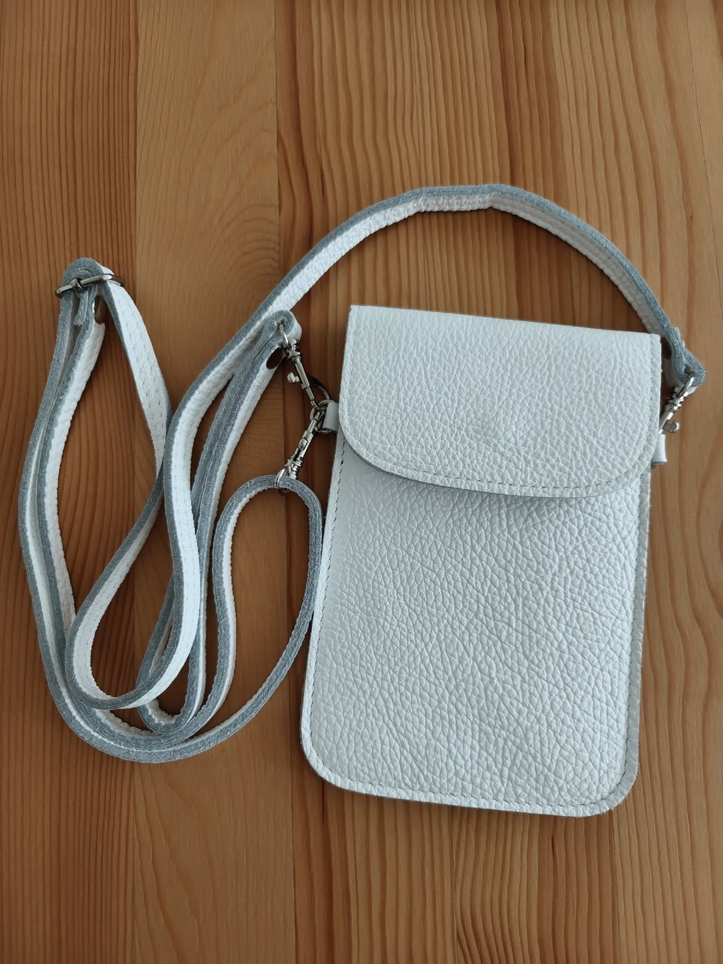 Vera Pelle Borse da donna: Handytasche – Nuovo (secondo la descrizione) da Zug venduto da CH-ZG