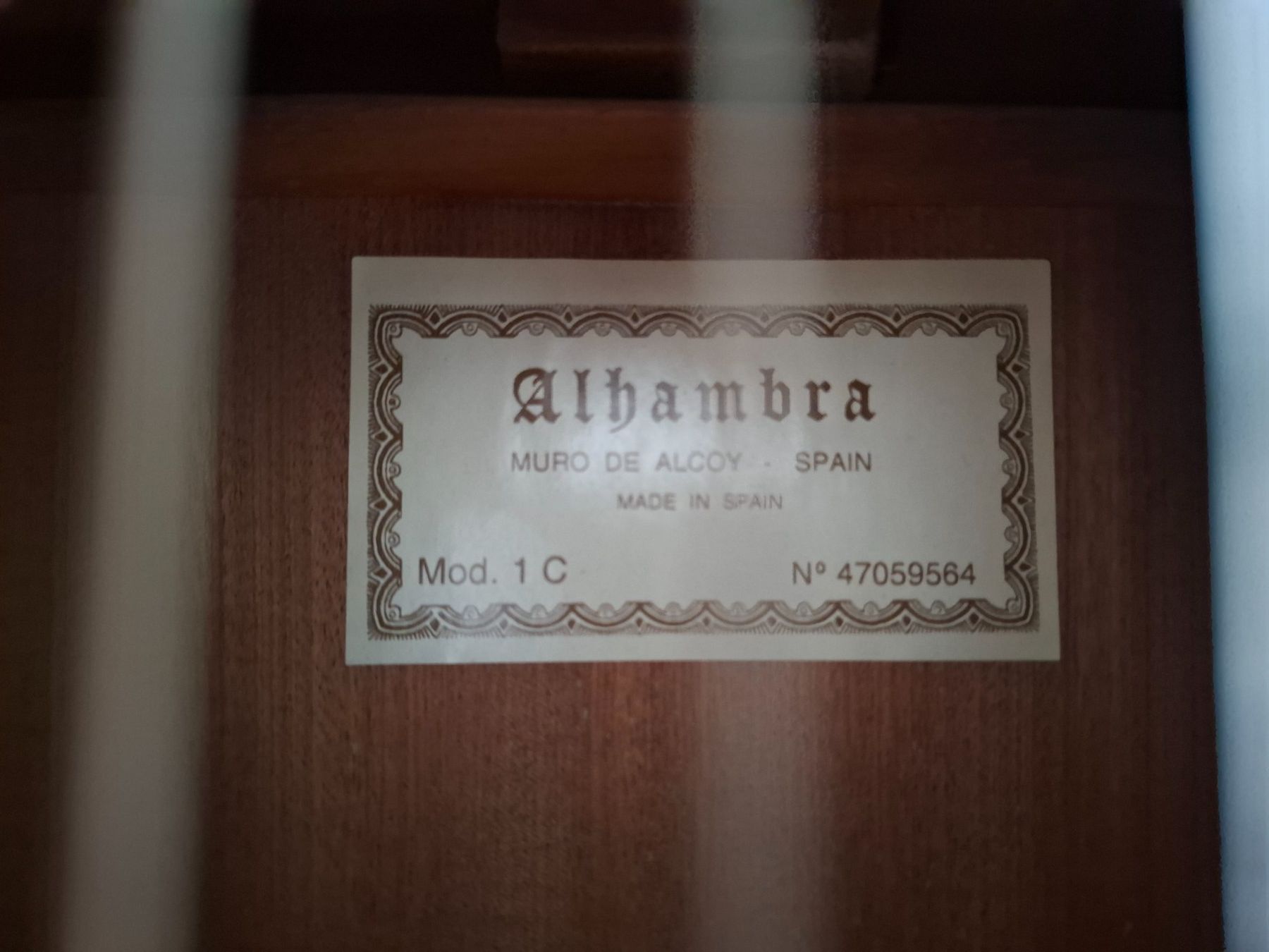 Alhambra Strumenti musicali: Guitarren Classic Alhambra von Spain – Nuovo (secondo la descrizione) da Meilen venduto da GabsZurich 2