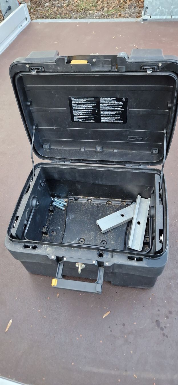 Ganci per rimorchio: Caisse étanche avec fixation/ valise BMW – Usato da St. Ursen venduto da cpi23 1