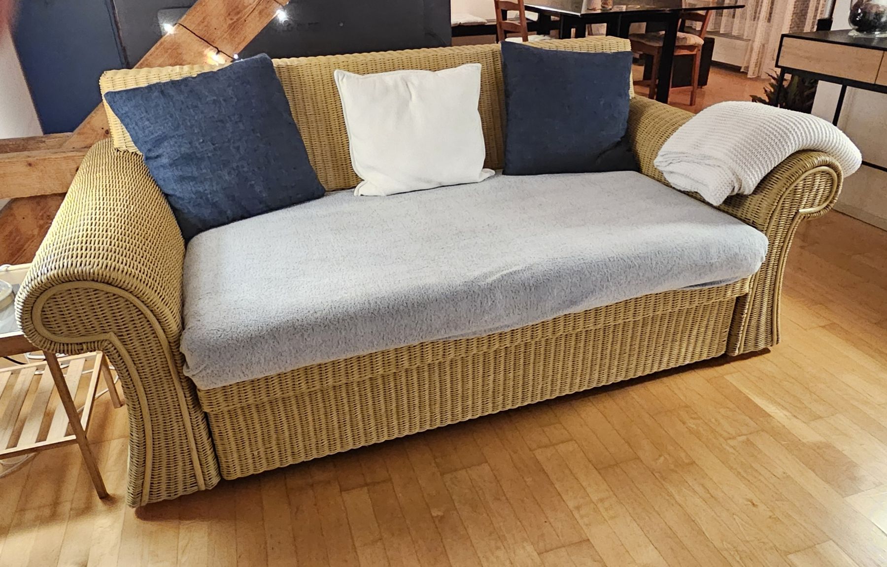 Sofas: Rattan Sofa Bed / Guest Bed – Gebraucht aus Zürich von jak_pvk7 1