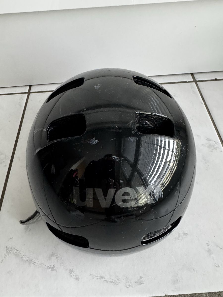 Uvex Caschi: Uvex Velo Helm – Usato da Bassersdorf venduto da mmikolaj 1