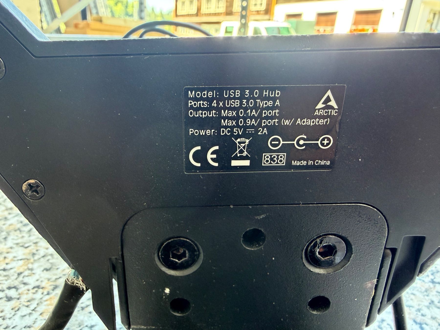 Staffa per monitor: Arctic Monitorhalertubg mit USB 3.0 Hub, gebraucht – Usato da Necker venduto da liq24 7