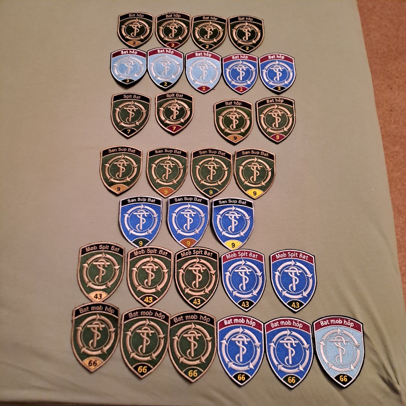 Schweizer Armee Placchette & Badge: Badge Sanität – Nuovo (secondo la descrizione) da Gipf-Oberfrick venduto da Mig_29