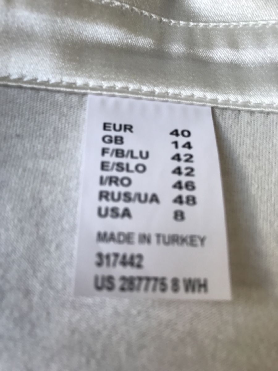 T-Shirts: Schnäppchen!! Elegantes weisses Blusenshirt mit Satin! – Neu (gemäss Beschreibung) aus wallisellen von  3