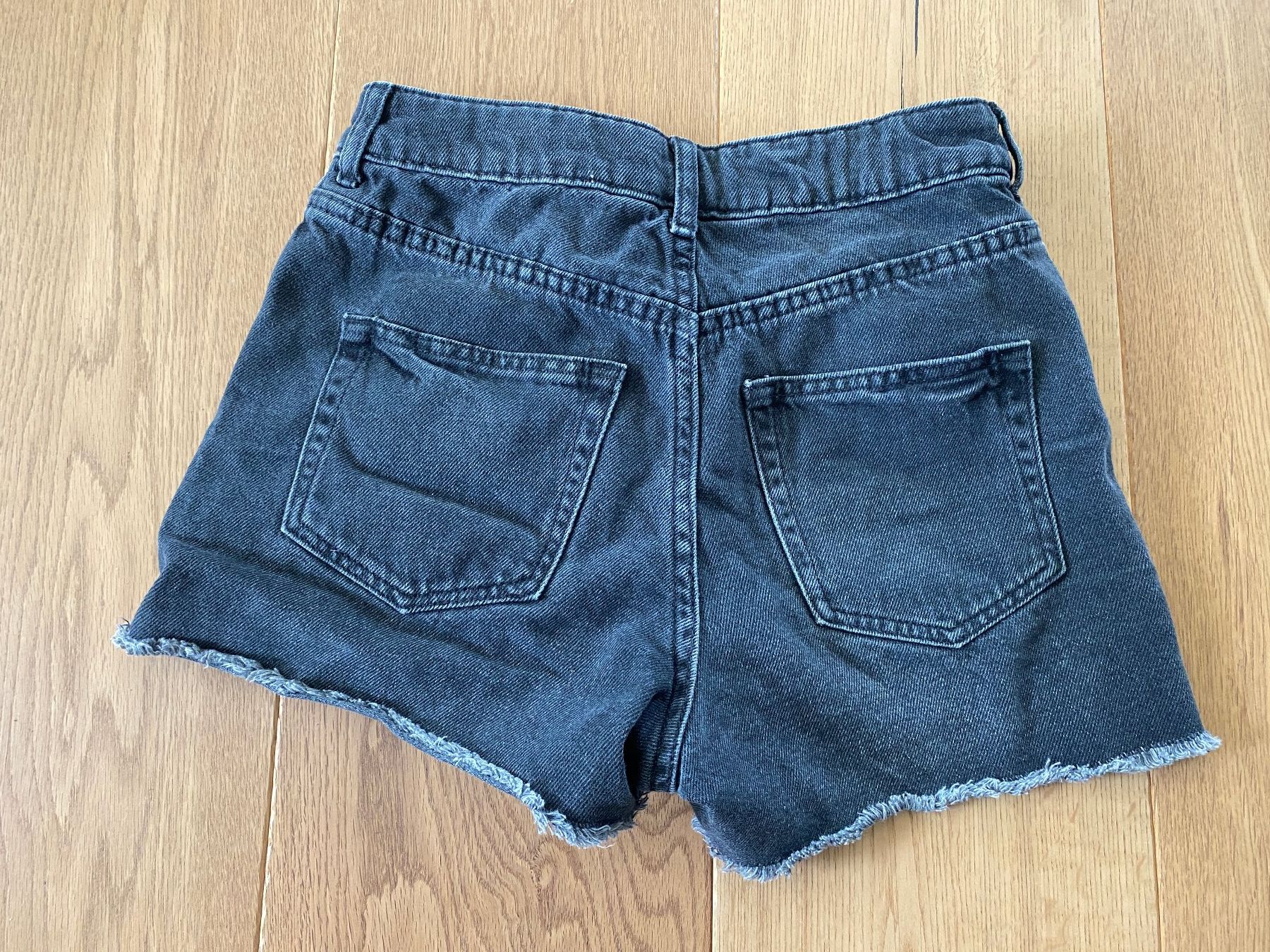 H&M Pantaloni: Jeans-Shorts, Mädchen, H&M, Gr. 146 – Usato da Oberkirch LU venduto da HubRen 2