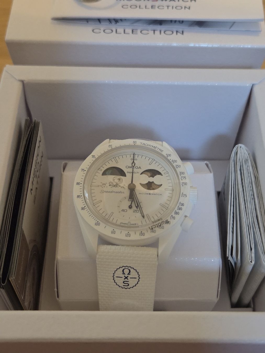 Swatch Orologi: Swatch Moonswatch Earthphase Moonshine Gold – Nuovo e nell'imballaggio originale da Biel-Bienne venduto da tra_6ggn 1