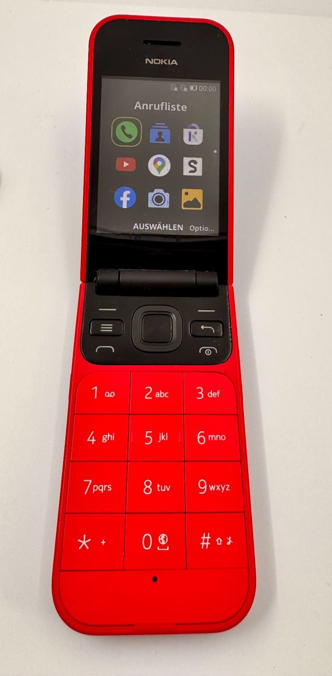 Nokia Portables: Nokia 2720 Flip 4G Dual SIM – D'occasion à Hermetschwil-Staffeln par Mobile2013 3