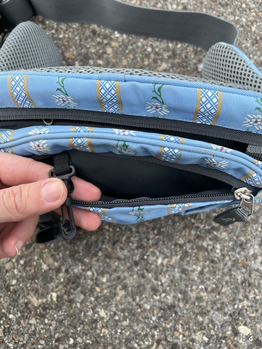 Taschen: Bauchtasche Blau mit Blumenmuster 10/10 – Neu (gemäss Beschreibung) aus Effretikon von rus_2l2p 4