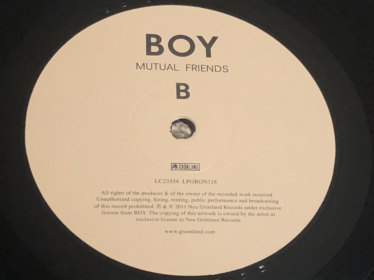 Schallplatten: Boy. 2011. Mutual Friends. Inklusive CD. – Gebraucht aus Faulensee von Mizuno06 7