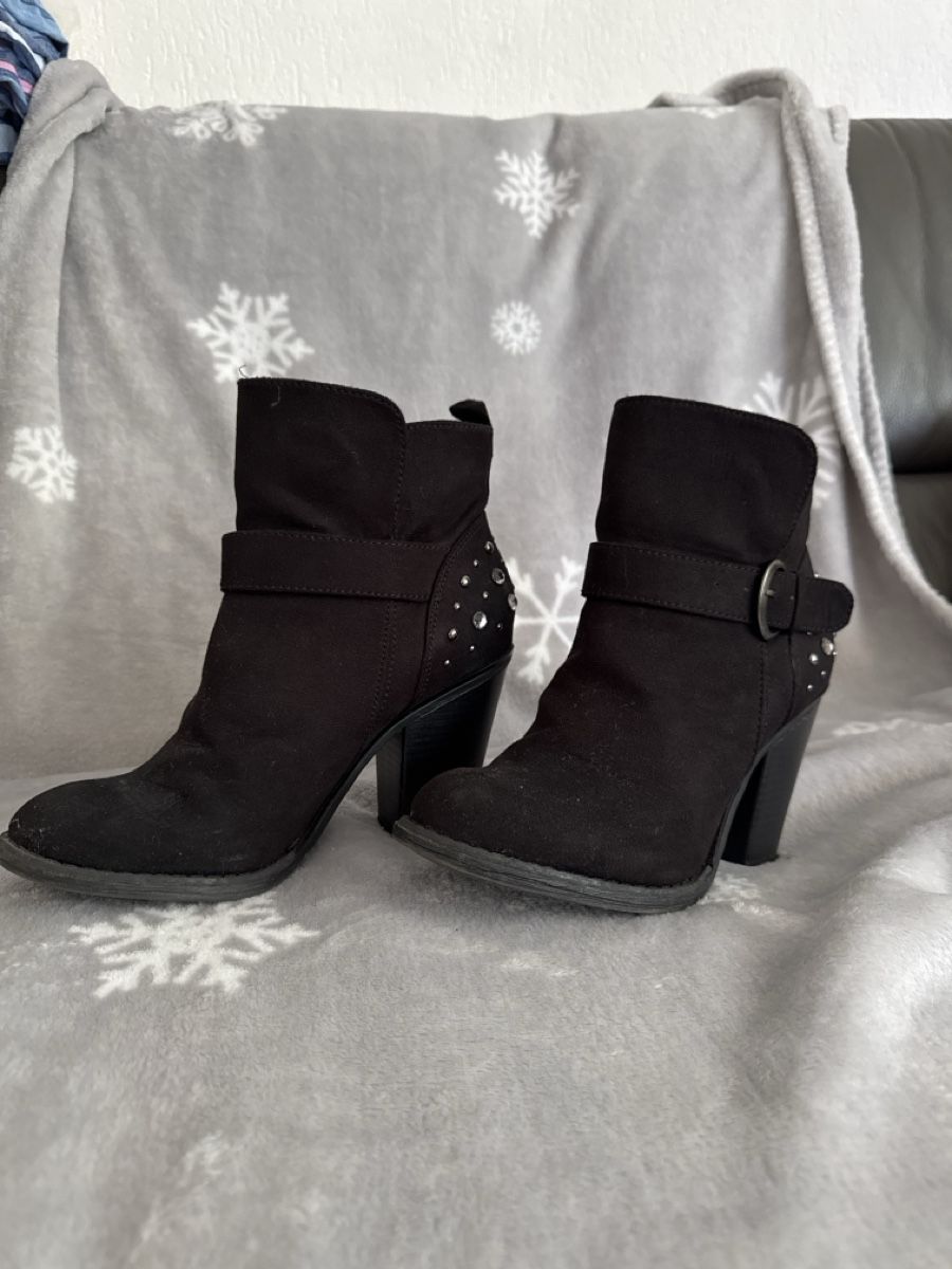Cube Scarpe da donna: Cube Stiefeletten – Usato da Kloten venduto da and_9mqp