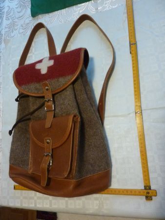 Reise Rucksack CH Army Recycling Wolldecke von KARLEN SWISS