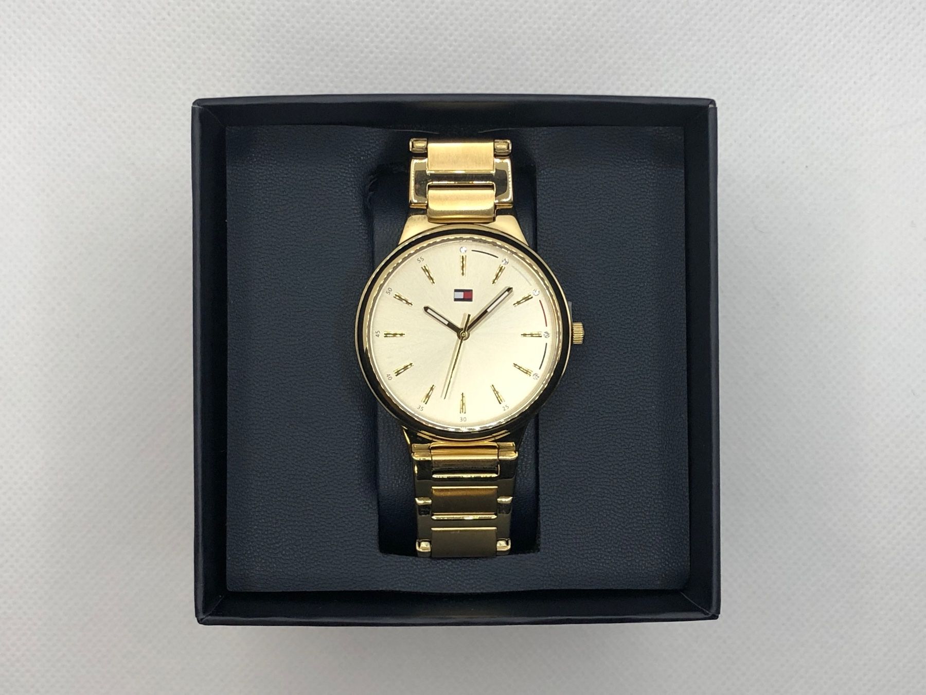 Tommy Hilfiger Orologi: Tommy Hilfiger goldene Damenuhr – Nuovo e nell'imballaggio originale da Thun venduto da tulu_1995