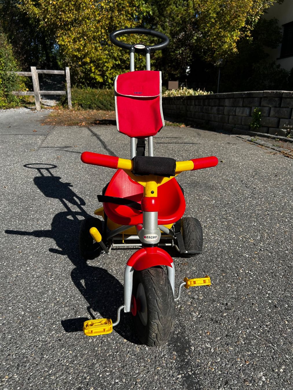 Véhicules pour enfants: Dreirad mit Lenkgriff – D'occasion à Chur par spegnas92