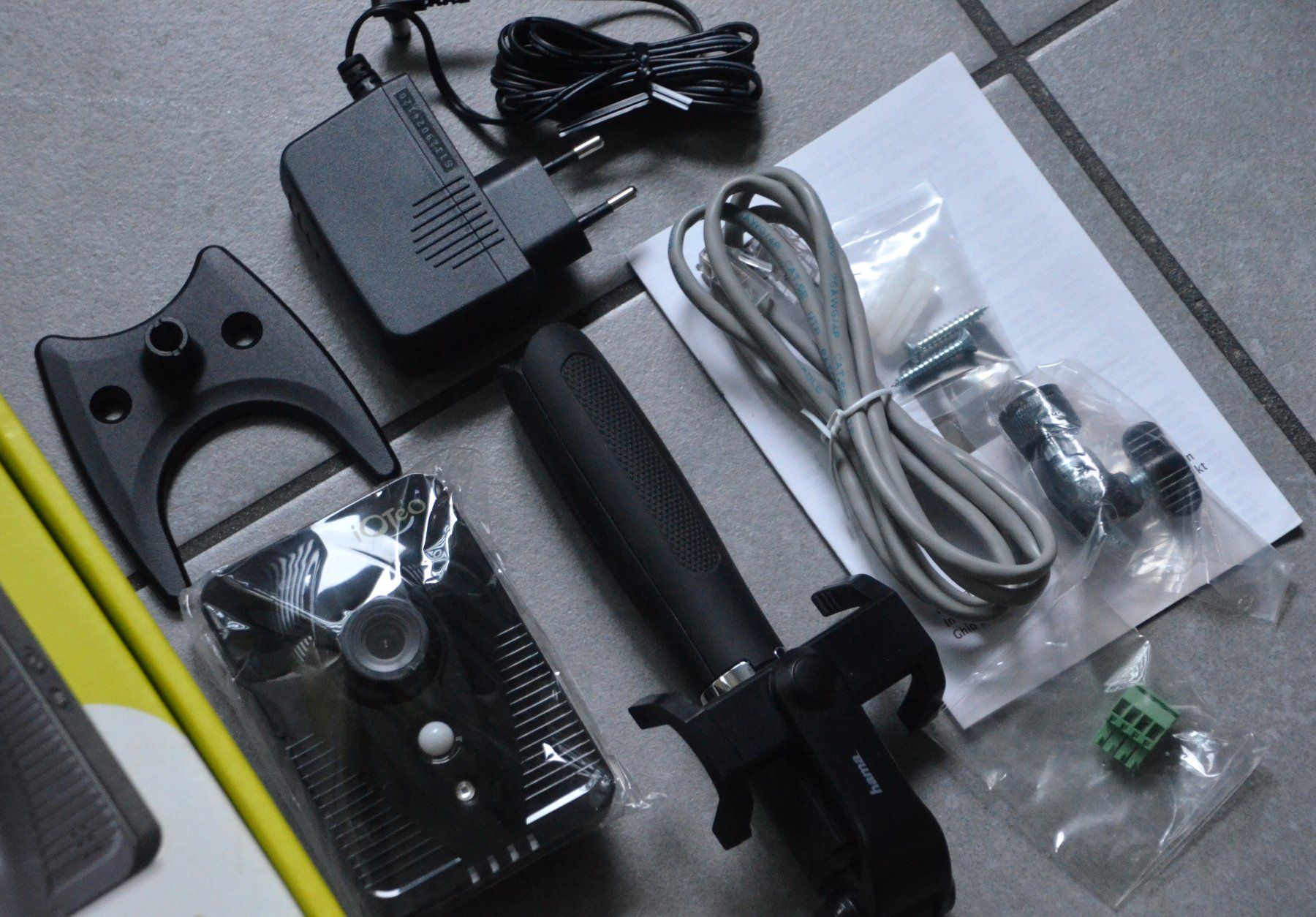 Camcorder: Ioteo Cam IP WiFi Camera / Caméra de surveillance – Gebraucht aus Collonges von arashee 1