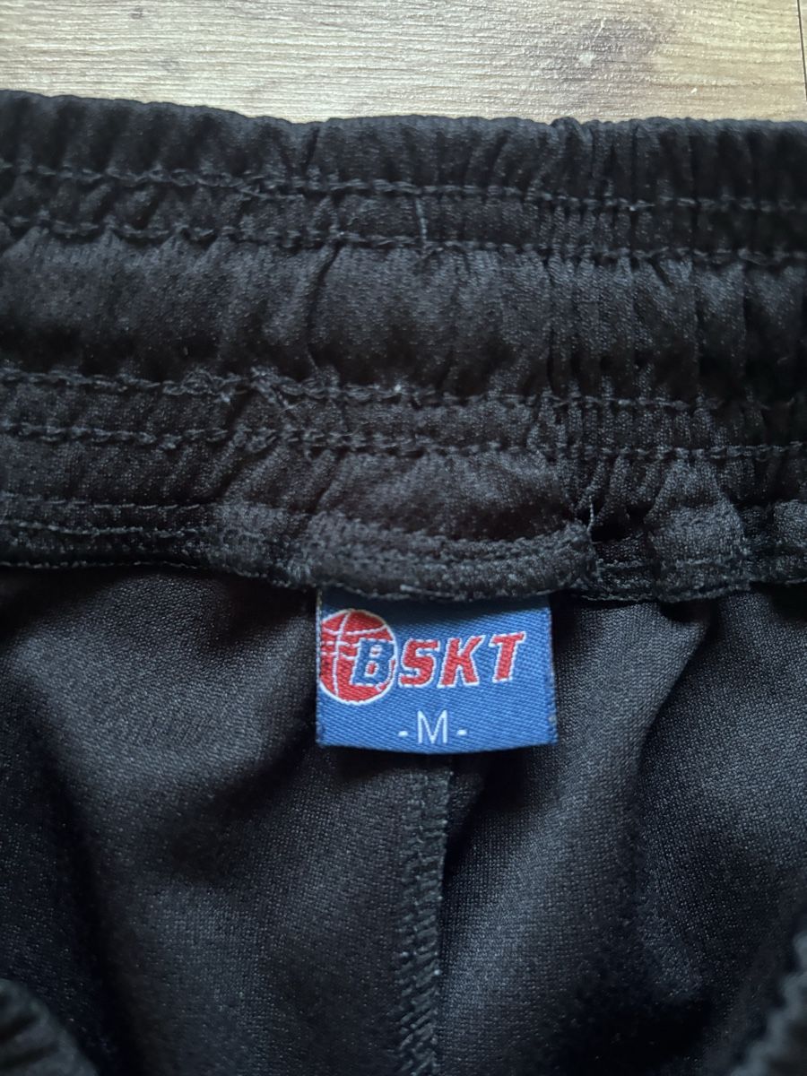 Lotti di vestiti: ensemble de Basket Chicago Bulls, taille M  – Nuovo (secondo la descrizione) da Tavannes venduto da callie.mcli 4