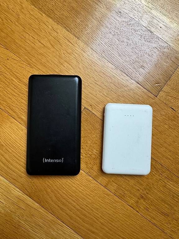 Batterie: 2 Power bank – Usato da St-Légier-Chiésaz venduto da max_cfc2