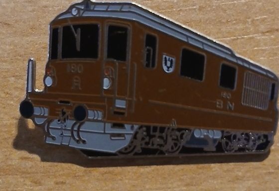 Placchette & Badge: Épinglette locomotive vintage - SBB Brun – Usato da la chaux-de-fonds venduto da Melacora35