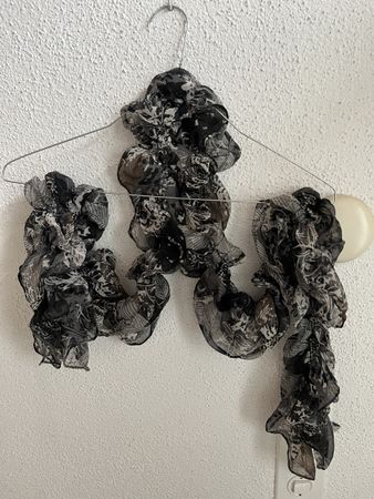 grauer Schal
