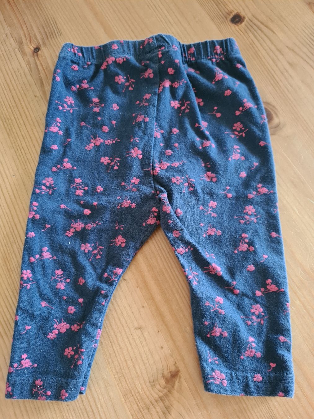 Calze & Collant: Leggings Gr. 68 mit Blumenmuster – Usato da Horw venduto da Mirii91 1