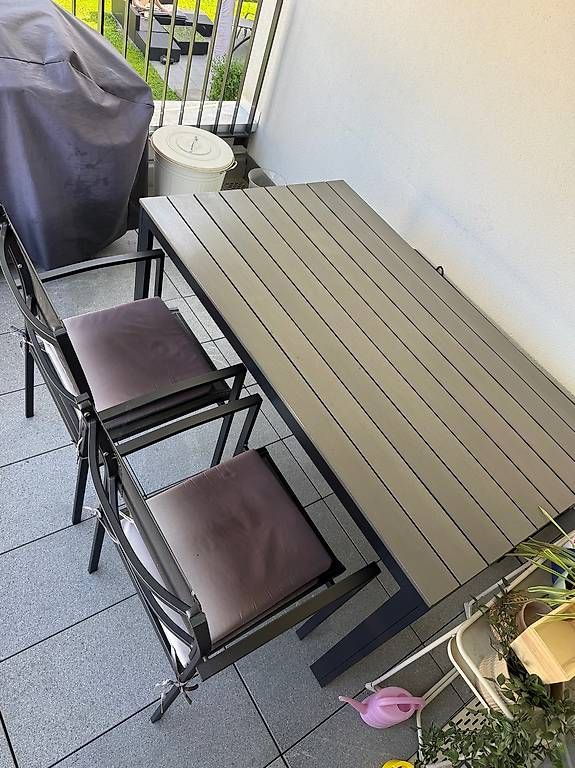 Set di tavolo e panche: Gartentisch inkl. Bank und Stühle – Usato da Liestal venduto da SchmendiSpider 2