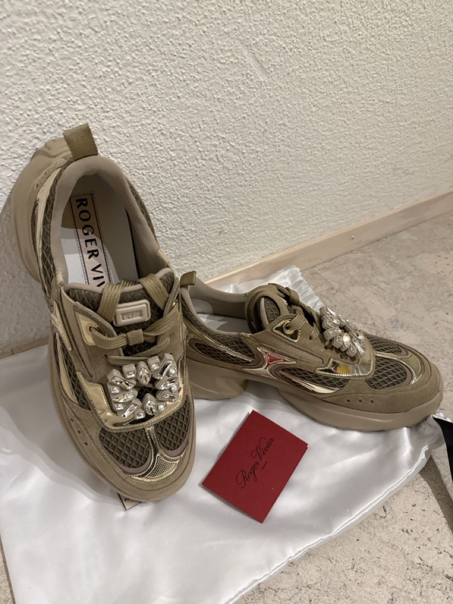 Scarpe da donna: Roger Vivier Sneaker Viv' Run Strass - Grösse 39 – Nuovo (secondo la descrizione) da Wilen b. Wollerau venduto da lia_9v87 1