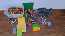 grosses Lego Dublo Set mit elektrischer Eisenbahn