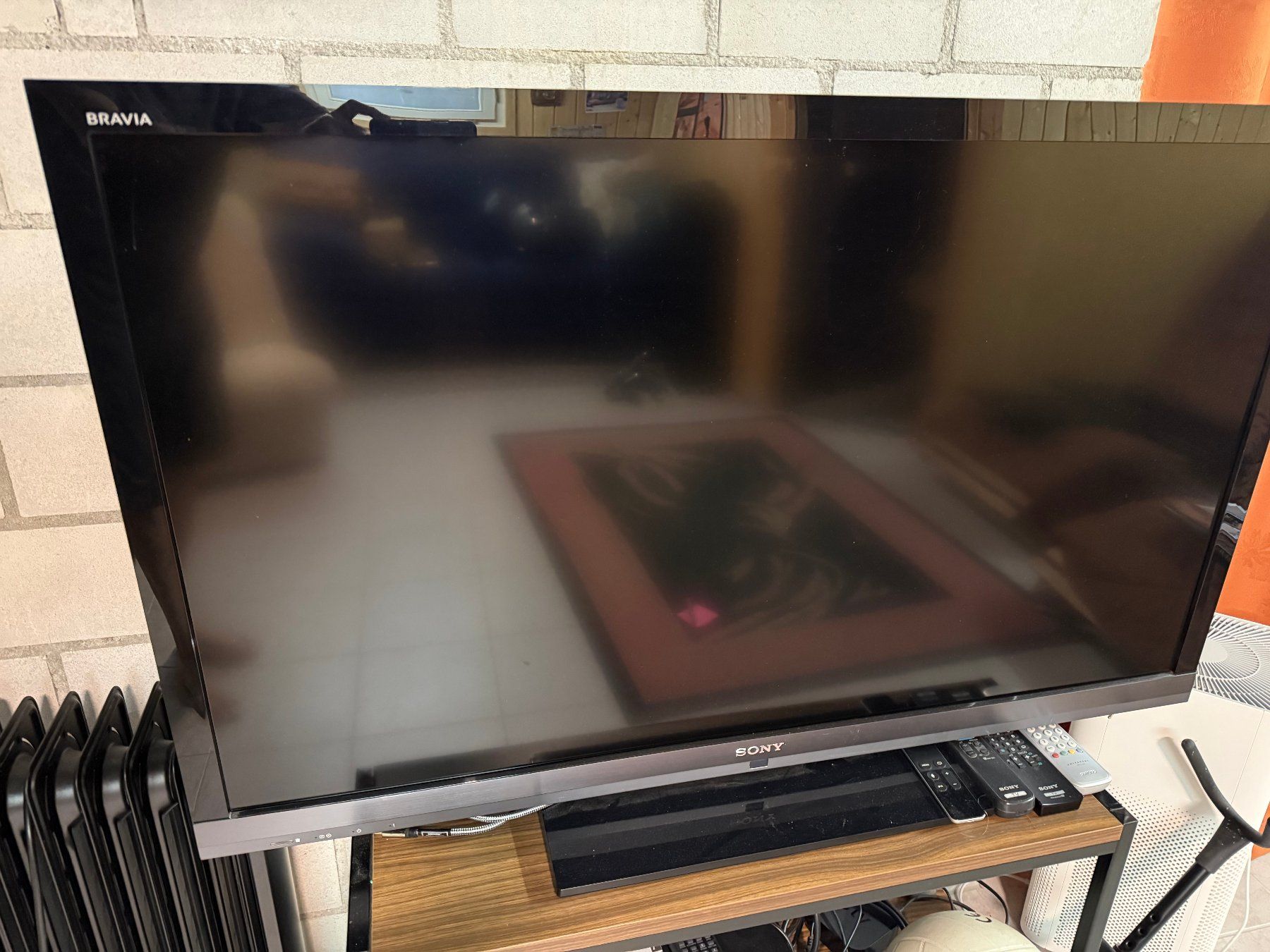 Sony Fernseher: Sony LCD Digital Colour TV BRAVIA – Gebraucht aus Wilderswil von Firemark51