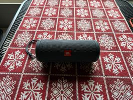 JBL Flip 5 Lautsprecher schwarz mit Ladegerät guter Zustand
