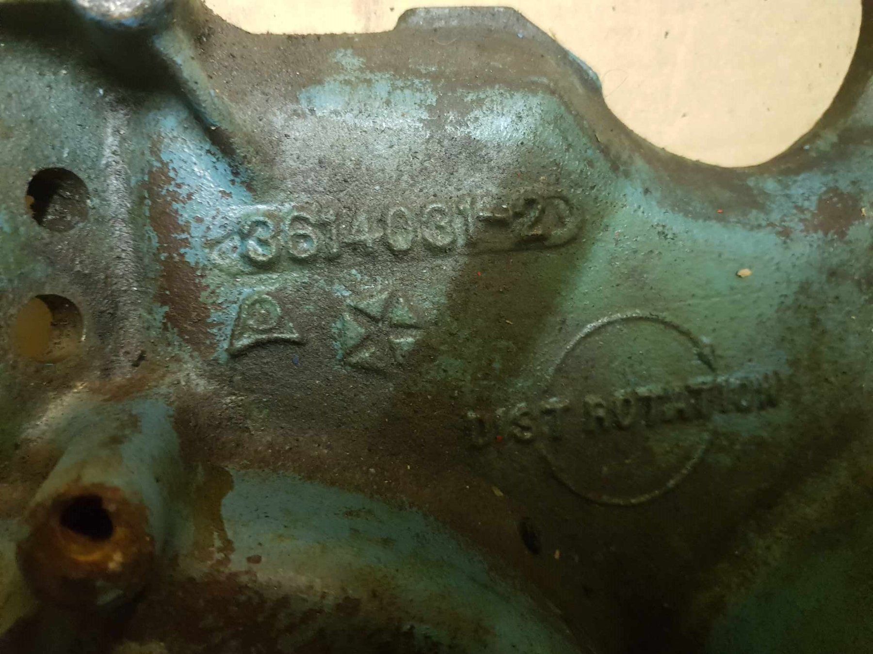 Mopar Tutti pezzi di ricambio auto: Mopar Small Block Intake 318 – Usato da Niedergösgen venduto da usc_tt5r 2