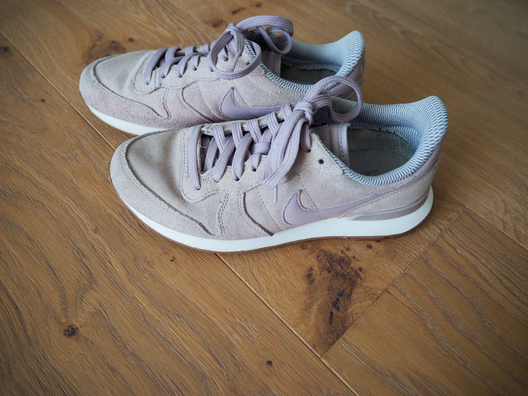 Nike Damenschuhe: Nike Turnschuhe Internationalist Gr. 37.5 – Gebraucht aus Zürich von snowow