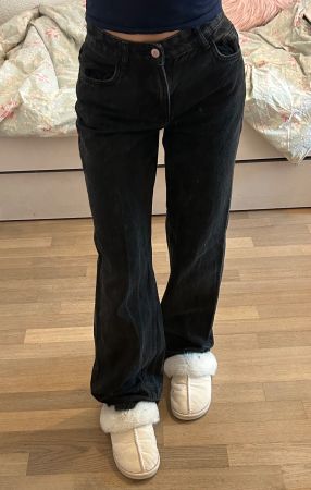 Schwarze Damen Jeans von Bershka, Grösse 34, Top Zustand!