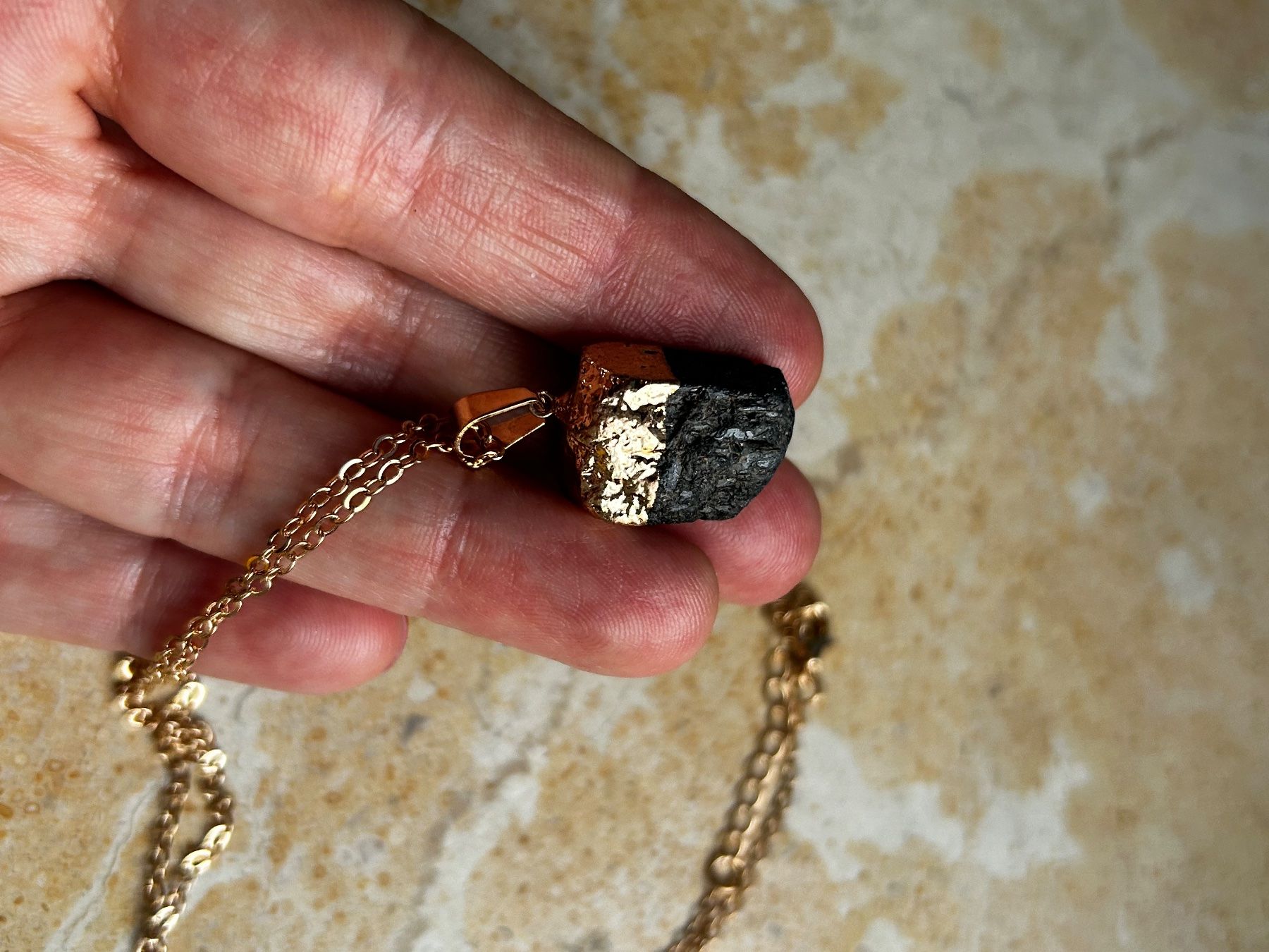 Pendentifs: Anhänger Black Stone goldenprotection – D'occasion à Dittingen par Bijoubelle 7