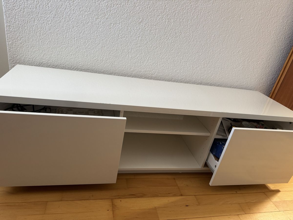 Ikea Mobili TV: TV-Möbel weiss mit Tablar 160cm 42cm 45cm  – Usato da Therwil venduto da Wichura 3