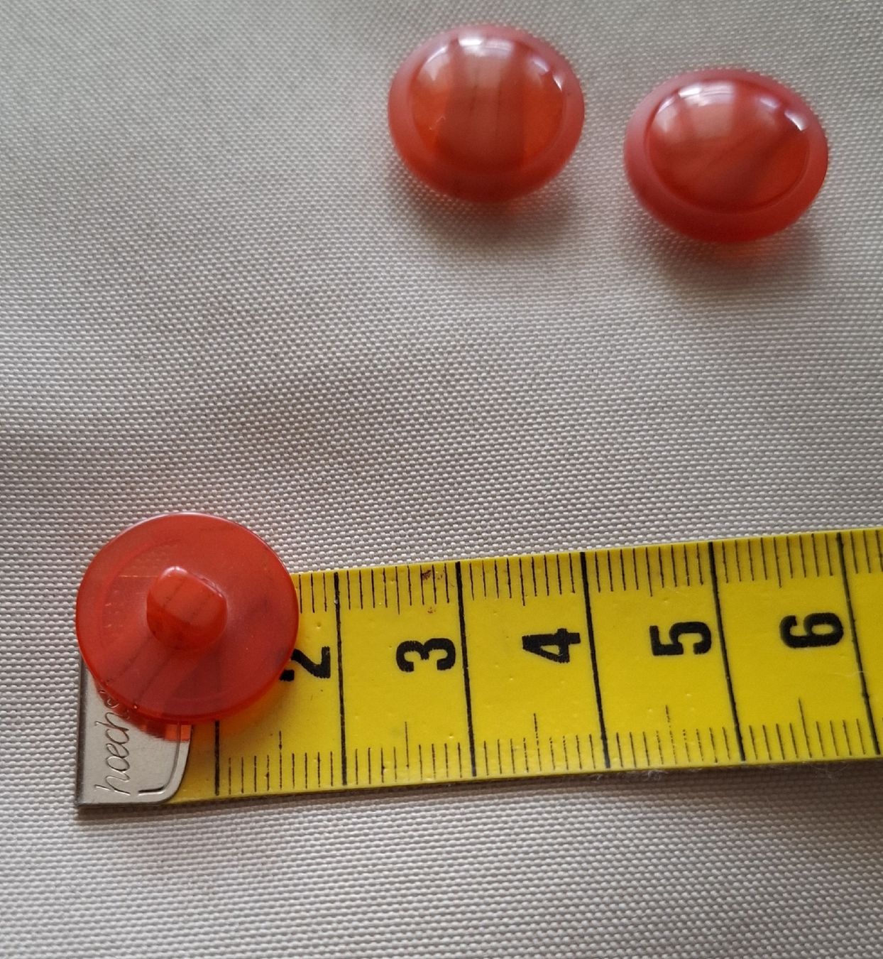 Bottoni: 3 Stück Knöpfe, 17 mm. Orange – Usato da Dietikon venduto da Hirschkopf 2