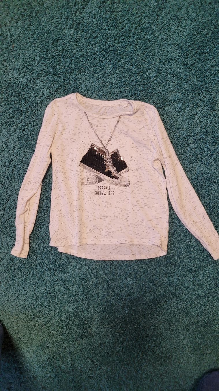 Camicette, T-shirt & Top: Langarmshirt Pailletten Grösse 122 / 128 – Usato da Warth venduto da aussieaussie