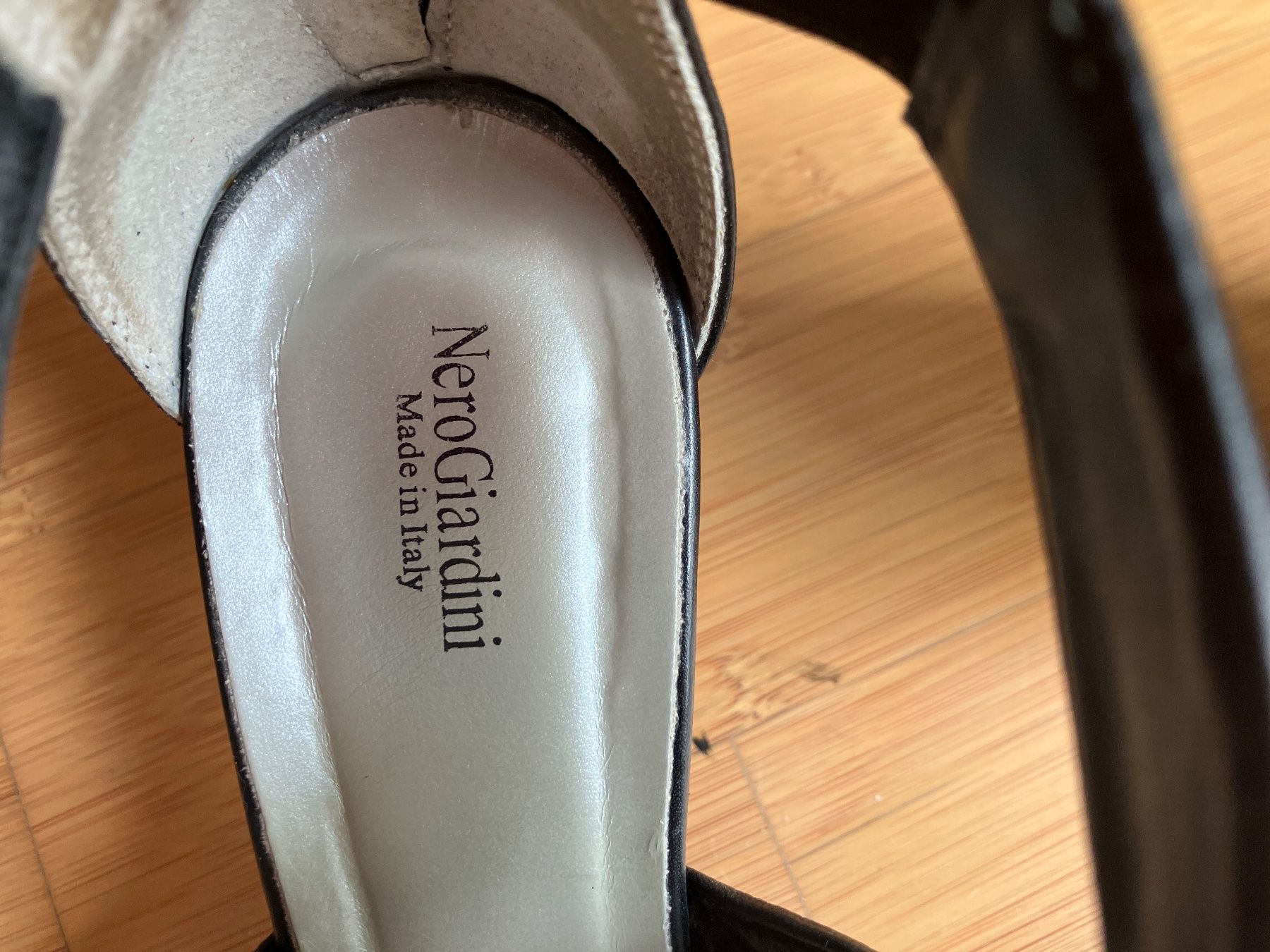 Chaussures femmes: Schicker Schuh von Nero Giardini – D'occasion à Belp par Bverona 1