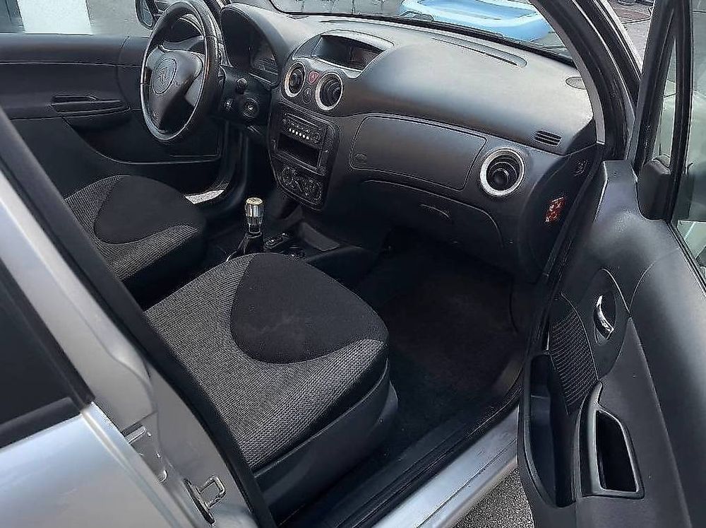 Citroën Automobili: Citroën C3, 1.4L, 5 Portes, Bon état, Climatisation, etc – Usato da Conthey venduto da ditade 9