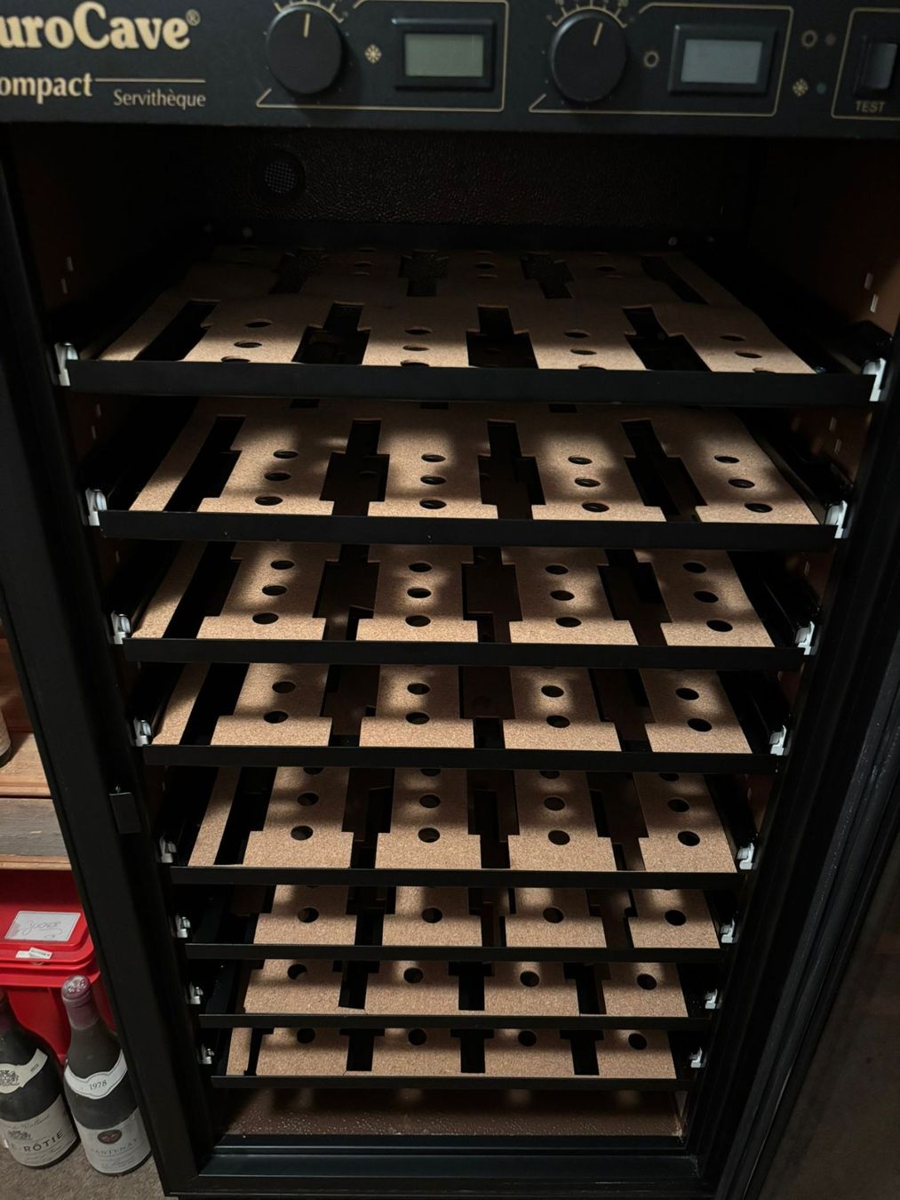 Vino: Weinklimaschrank/Weinkühler – Usato da Jegenstorf venduto da cla_d57p 2